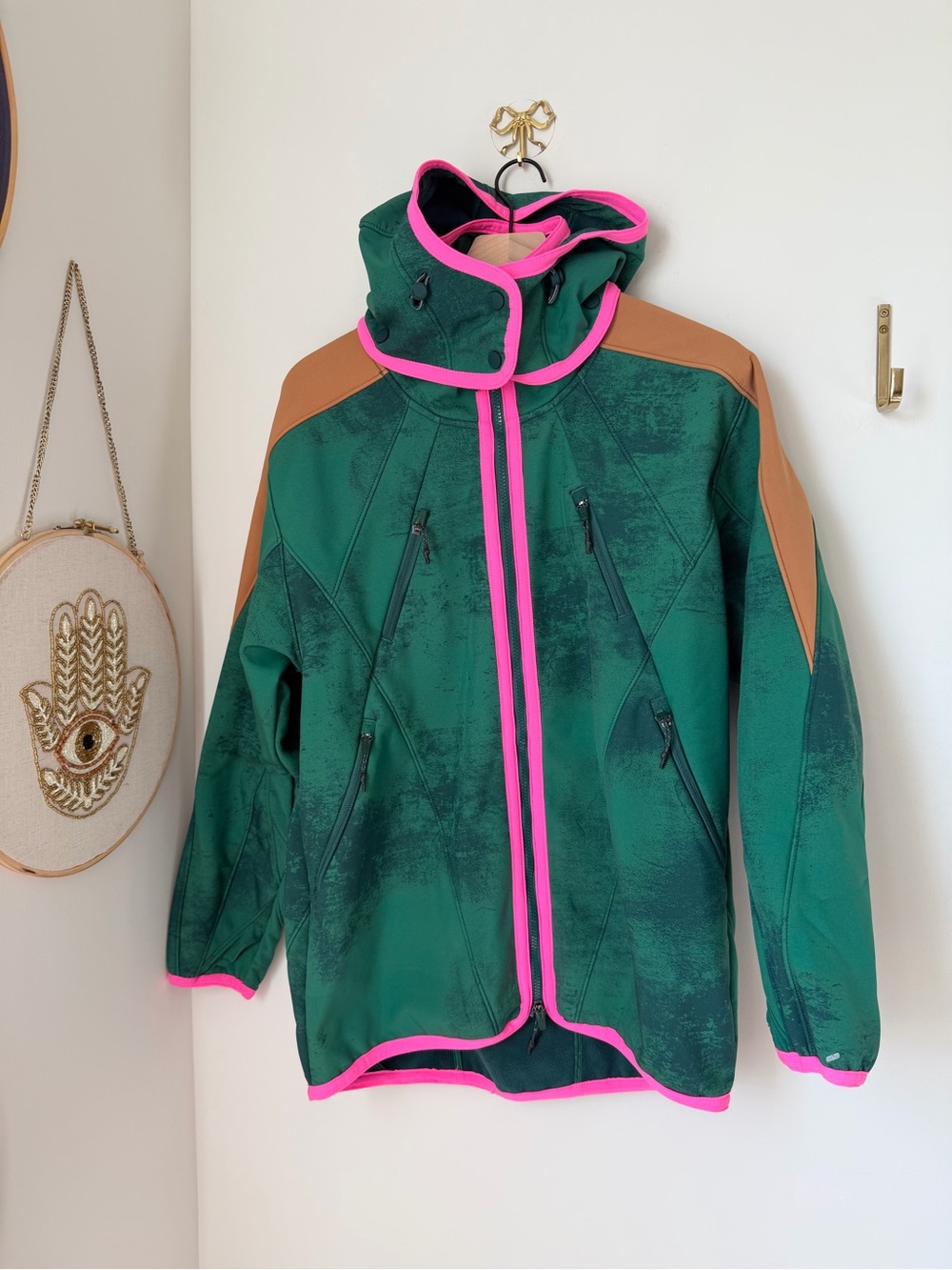 FP Movement Green canyon crushin Hooded parka Jacket with Pink Trim
